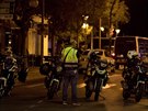 panlská policie zasahuje v Cambrils proti útoníkm, kteí najídli do...