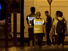 panlská policie zasahuje v Cambrils proti útoníkm, kteí najídli do...