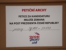 Petiční archy s podpisy občanů podporujících Miloše Zemana jako kandidáta...