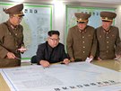 Kim ong-un zkoumá plány útoku na Guam