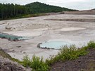 Mrtvé jezero - odkalit nedaleké elektrárny v Poíí.