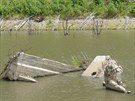 Mrtvé jezero - odkalit nedaleké elektrárny v Poíí.