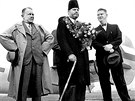 Hugo Vavreka a J. A. Baa vítají na snímku z roku 1937 na letiti v...