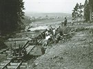 Stavenit dálnice u Zástizel na snámku ze srpna 1939.