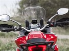 Ducati Multistrada 950. Plexitít není nastavitelný a na dálnici trochu potrápí...