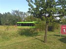 Linkový autobus, který skonil u Teplic v poli.