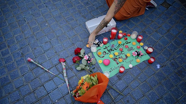 Katalánsko, místo míru. Barcelona truchlí za oběti  teroristického útoku (18. srpna 2017)
