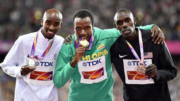 Stupn vtz muskho zvodu na 5000 metr (zleva): Mo Farah (Velk Britnie), Muktar Edris (Etiopie) a Paul Kipkemoi Chelimo (USA).