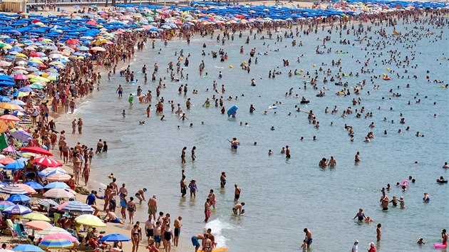 P�epln�n� pl� ve v�chodo�pan�lsk�m Benidormu (31. �ervence 2017)