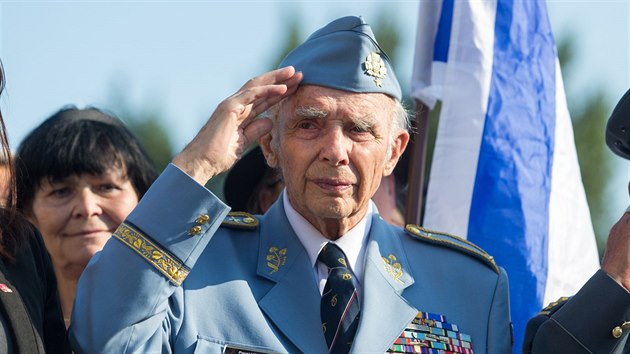 Se zesnulým Jaroslavem Klemešem se přišli rozloučit i váleční veteráni. Na snímku je válečný veterán od Tobruku, brigádní generál Pavel Vranský. (14. srpna 2017)