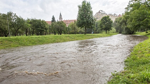 Poas zvyovalo hladiny nkterch tok. Takhle vypadala odpoledne Polenice na eskokrumlovsku.