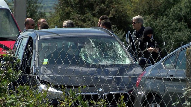 Muž podezřelý z toho, že na severozápadním předměstí Paříže úmyslně vjel do skupiny vojáků, byl dopaden na silnici A16 nedaleko městečka Marquise ve směru na Calais. (9. srpna 2017)