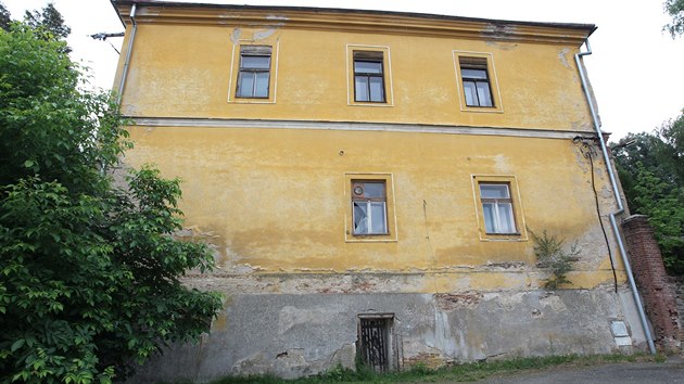 Souasnou podobu dostal koetick zmek barokn pestavbou po roce 1725. Na jeho neutenm stavu se pak podepsala ra po jeho znrodnn i minimln udrovac prce v poslednch letech.