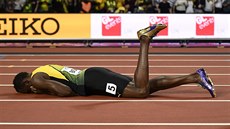 Zraněný jamajský běžec Usain Bolt v závodě mužské štafety.