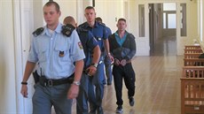 Rumunský recidivista Sándor Huzsa zaúto�il na ob� na toalet�, dostal 14 let za...