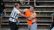 Sedma�ty�icetiletý fanda Petr Jano�i� skon�il po poty�ce s ochrankou na derby v...