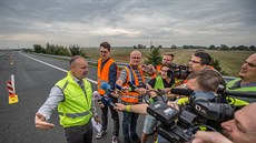 Silniái ukázali hotový úsek D11 Osiky-Hradec Králové. (16. srpna 2017)