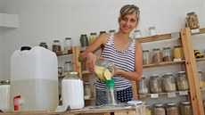 Do kraje dorazil trend nakupování bez obalu, jednu z prodejen provozuje v...