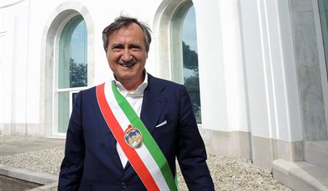 Benátský starosta Luigi Brugnaro
