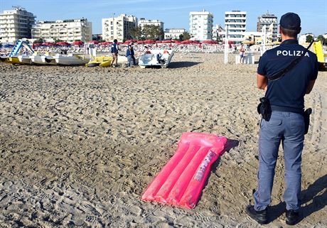 Policie pi vyetování brutálního napadení polských turist na plái v...