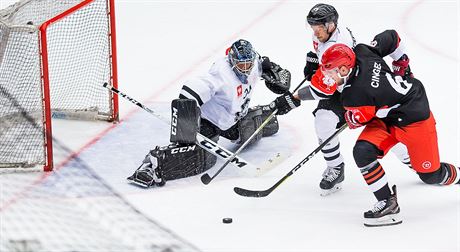 Momentka z utkání hokejové Ligy mistr mezi Hradcem králové a TPS Turku.