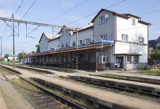 Nádraí v Letohrad, kde se kíí trat na Ústí nad Orlicí, Hradec Králové a...