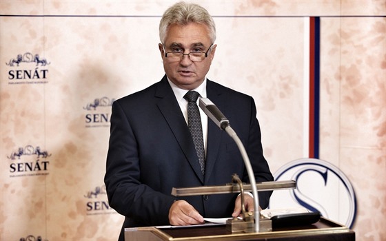 Předseda Senátu Milan Štěch oznámil na tiskové konferenci termín prvního kola...