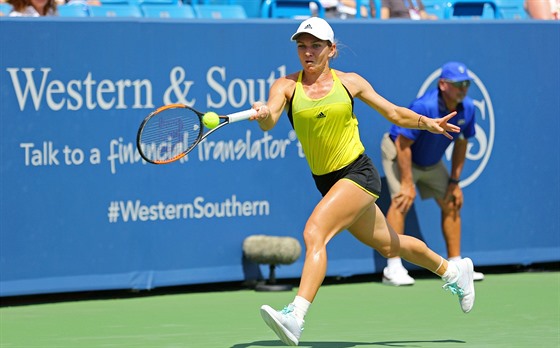 Simona Halepová bhem finálového zápasu v Cincinnati.