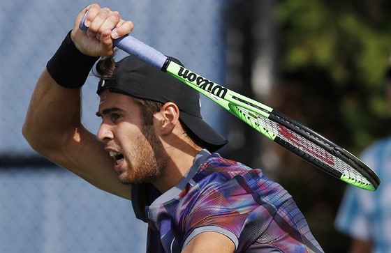 Karen Chaanov z Ruska bhem prvního kola US Open.