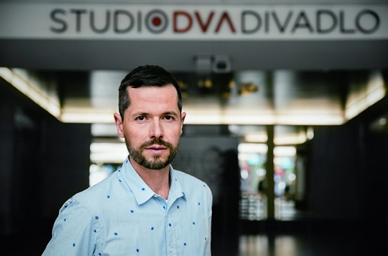 Producent a zakladatel pražské scény Studio DVA Michal Hrubý