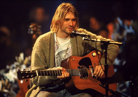 Kurt Cobain v poadu MTV Unplugged v roce 1993