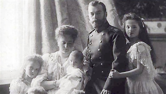 Sovětský ministr zahraničí lhal světu před 100 lety o vraždě carské rodiny