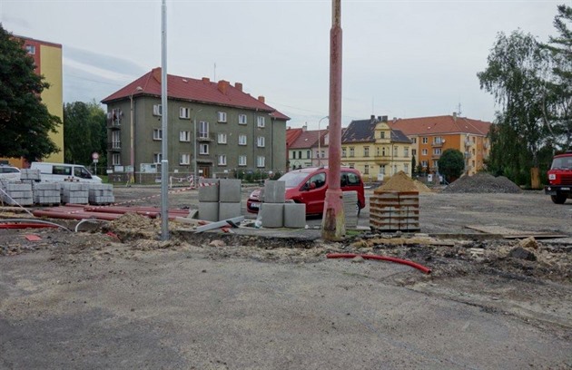 Pípravné práce na stavb nového autobusového nádraí v Lovosicích jsou v plném...
