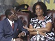 Robert Mugabe a jeho ena Grace na prezidentovch narozeninch ve mst...