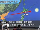Grafika japonské televize ukazuje, kam dopadla severokorejská raketa (29. srpna...