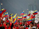 Civilisté povolaní k vojenskému cviení si do Caracasu pinesli venezuelské...