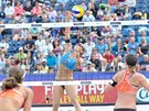 Kristýna Hoidarová Kolocová smeuje v semifinále mistrovství Evropy v Lotysku.