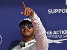 Lewis Hamilton po vítzství v kvalifikaci na Velkou cenu Belgie formule 1.