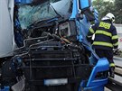 Nehoda ty nkladnch vozidel a jednoho osobnho zkomplikovala dopravu v...