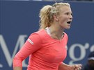 eská tenistka Kateina Siniaková slaví úspnou výmnu v prvním kole US Open.