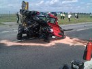 Traktor byl po sr�ce zdemolovan�.