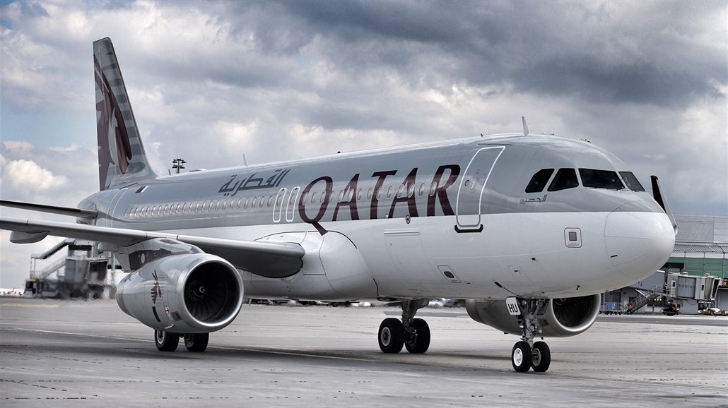 Letadlo společnosti Qatar Airways 21. srpna poprvé slavnostně přistálo na...