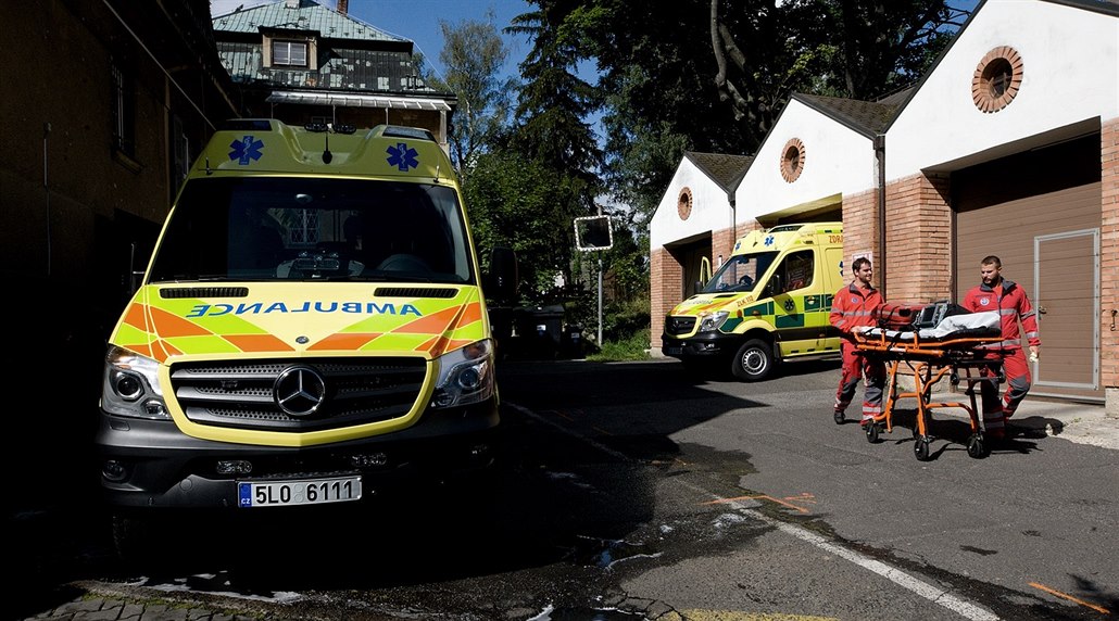 Nove Sanitky Uz Nebudou Po Silnicich Poskakovat Budou Mit Lepsi Perovani Idnes Cz