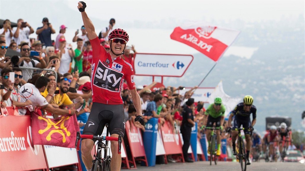 Chris Froome slaví vítězství v deváté etapě Vuelty.