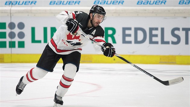 Obrnce Chris Lee ml bt oporou Kanady na olympijskch hrch. Msto toho na nj zejm ek premira v NHL.
