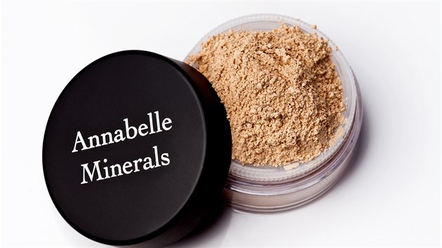 Minerln make-up Annabelle Minerals je dostupn ve 22 odstnech a tech variantch (rozjasujc, matujc, kryc) a dky tomu zajist istou a zivou ple. K dostn na www.annabelleminerals.cz. Cena je 361 korun za 10 g.