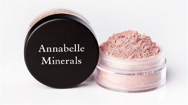 Minerln tvenka Annabelle Minerals je dostupn v 6 odstnech. M UVA a UVB filtr a vyhovuje vem typm pleti. K dostn na www.annabelleminerals.cz. Cena je 240 korun za 4 g.