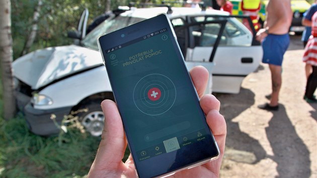 Simulovaná dopravní nehoda jako praktická ukázka fungování mobilní aplikace Záchranka