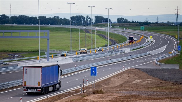 Ostrý provoz na dálnici D11 u Hradce Králové (21. srpna 2017)