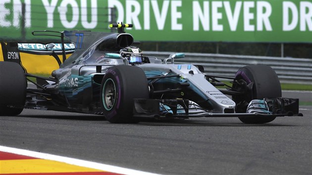 Jezdec Mercedes Lewis Hamilton
